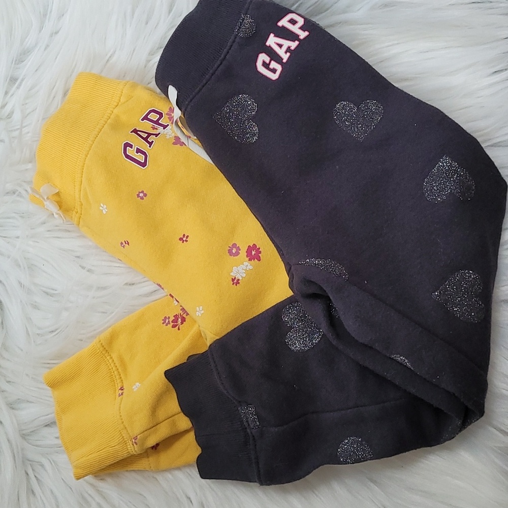 GAP Kids Yellow and Black Sweatpants Set